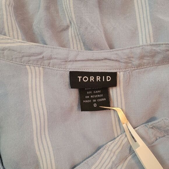 Torrid Harper Striped Blue & White Georgette Blouse size 0 - Picture 5 of 10